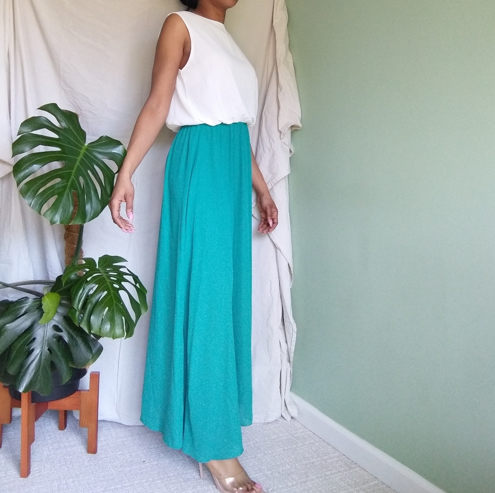 Women's white and teal sleeveless dress - Picture 4 of 9
